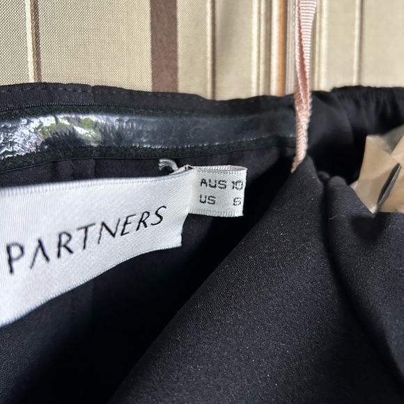 Fame and Partners black gown - Picture 3 of 9